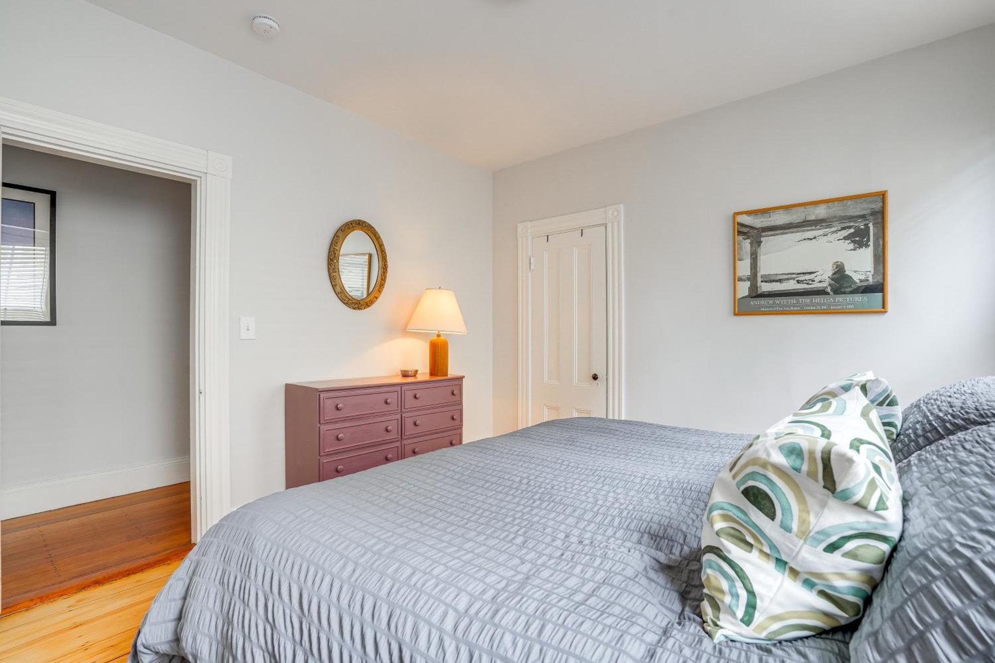 Walk To Harvard Square In Apartment Cambridge